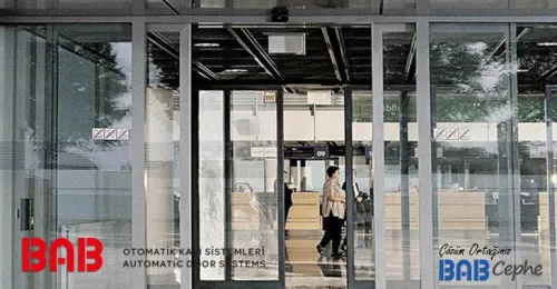 Otomatik kapı kontrol ünitesi ve mekanizması